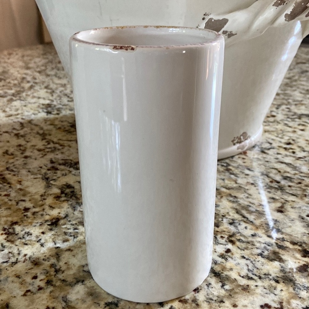 Rustic Embossed Ceramic Silverware Holder - Picture 4 of 8